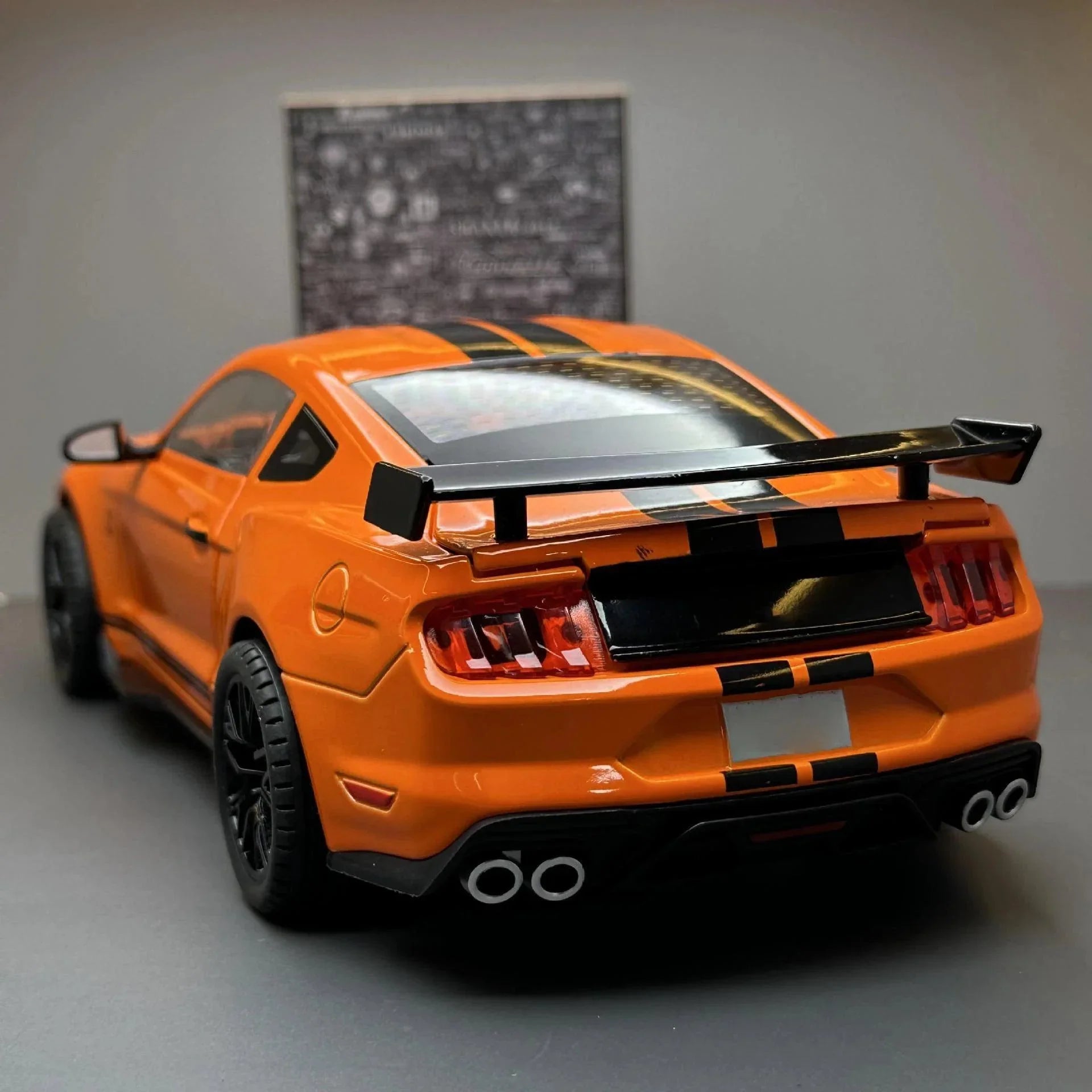 Ford Mustang GT500 1:18, laranja2 - miniracer