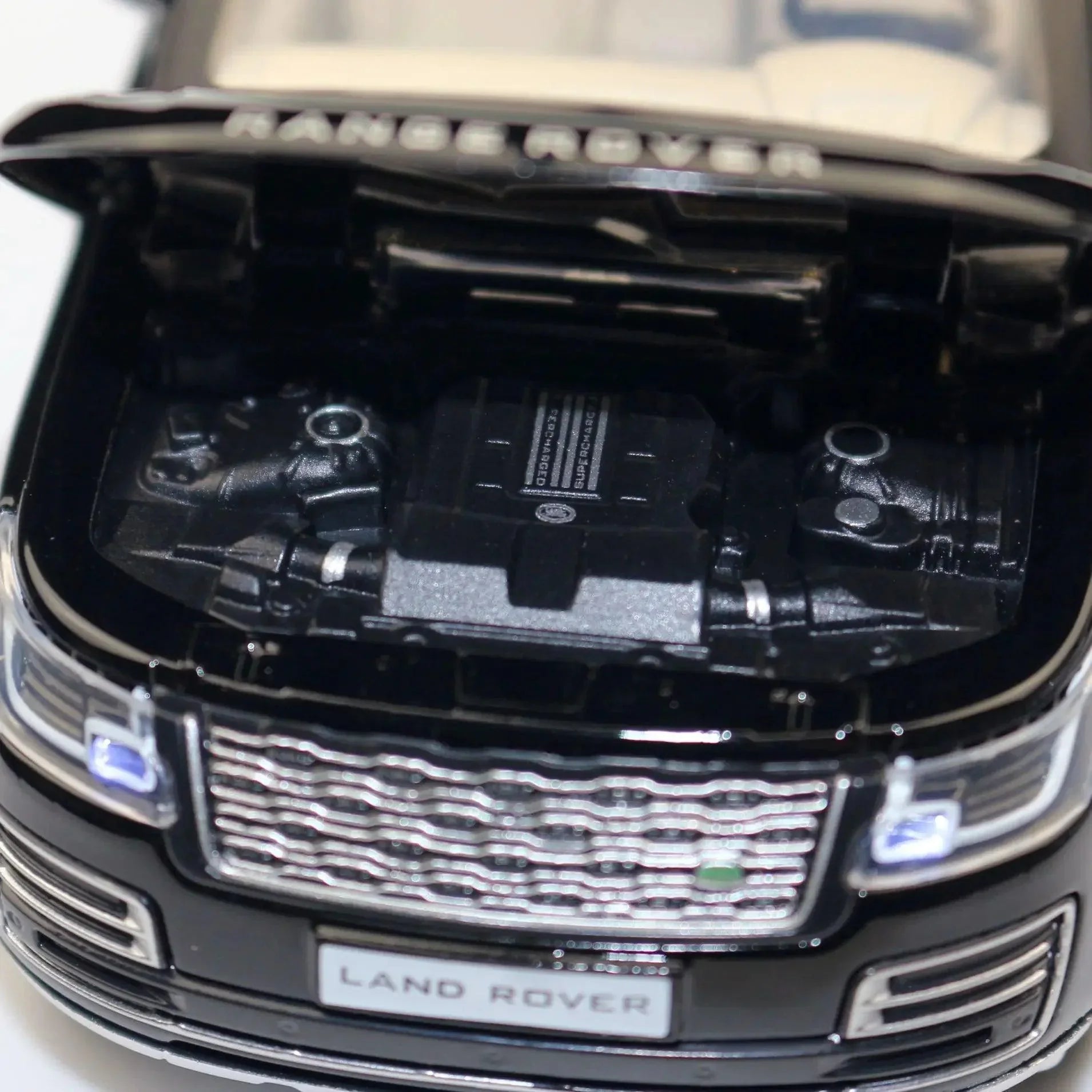 Land Rover Range Rover Sport 1:32