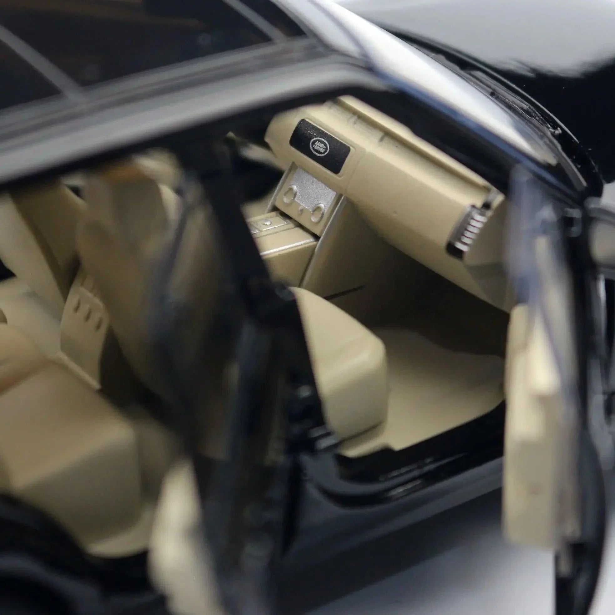 Land Rover Range Rover Sport 1:32