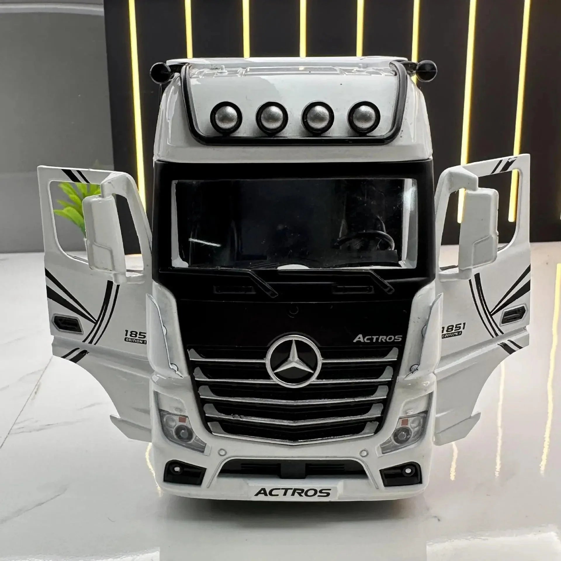 Mercedes-Benz ACTROS 1:36