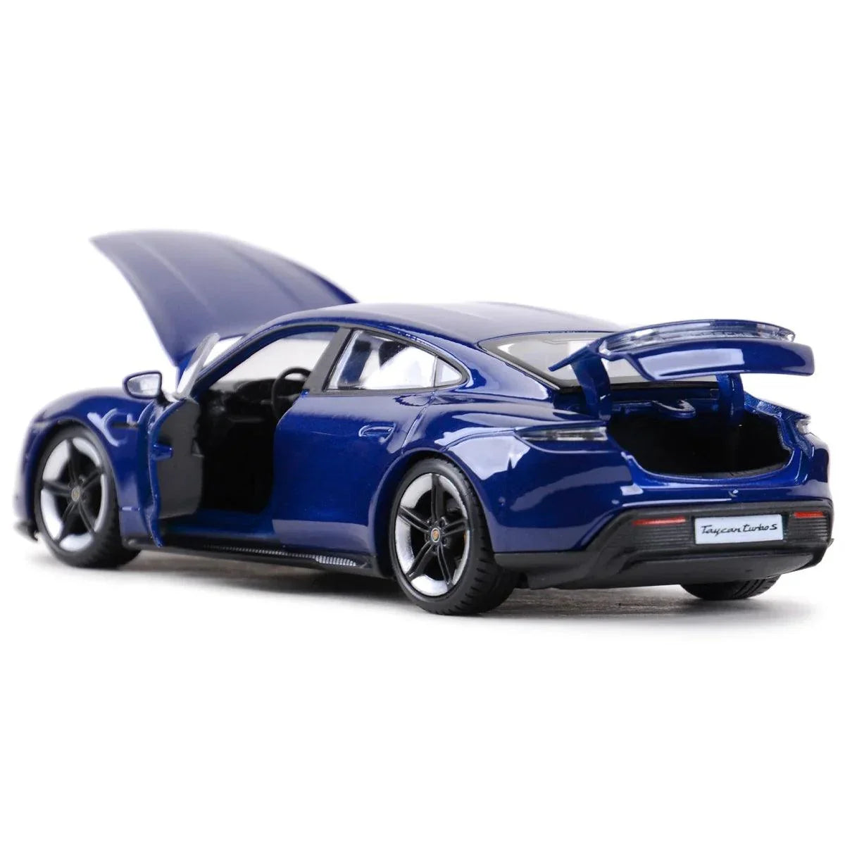 Porsche Taycan Turbo S 1:24