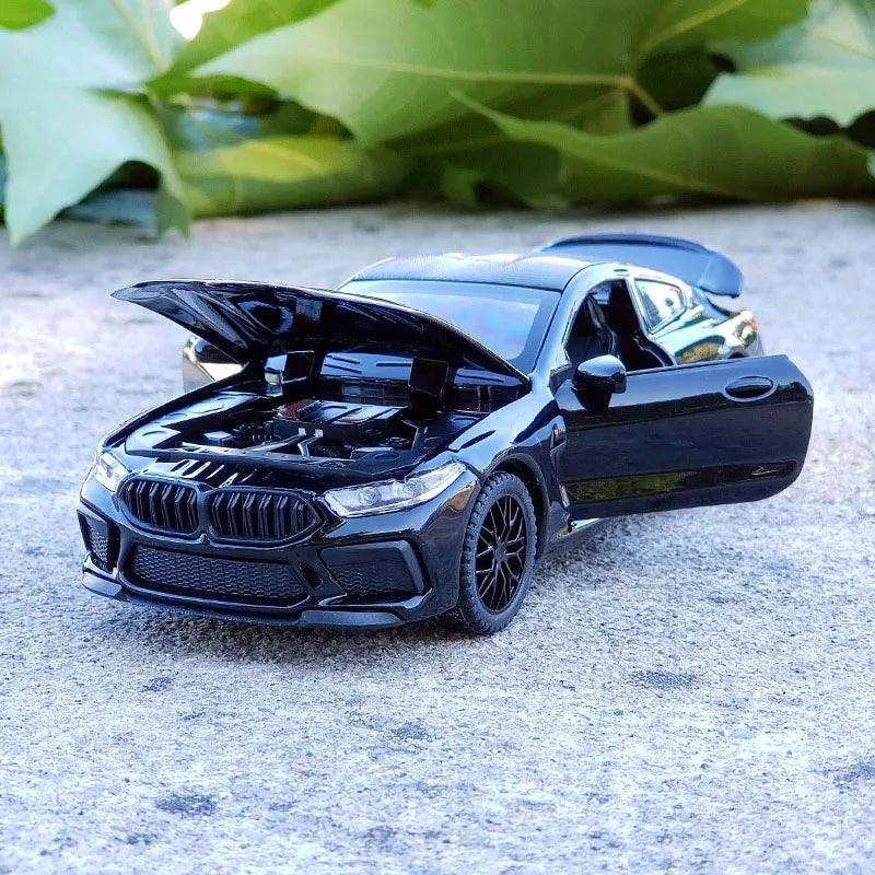 Miniatura Carro BMW M8 IM, Escala 1:32