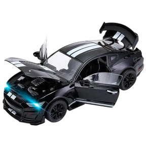 Miniatura Carro Ford Mustang GT500, Escala 1:18