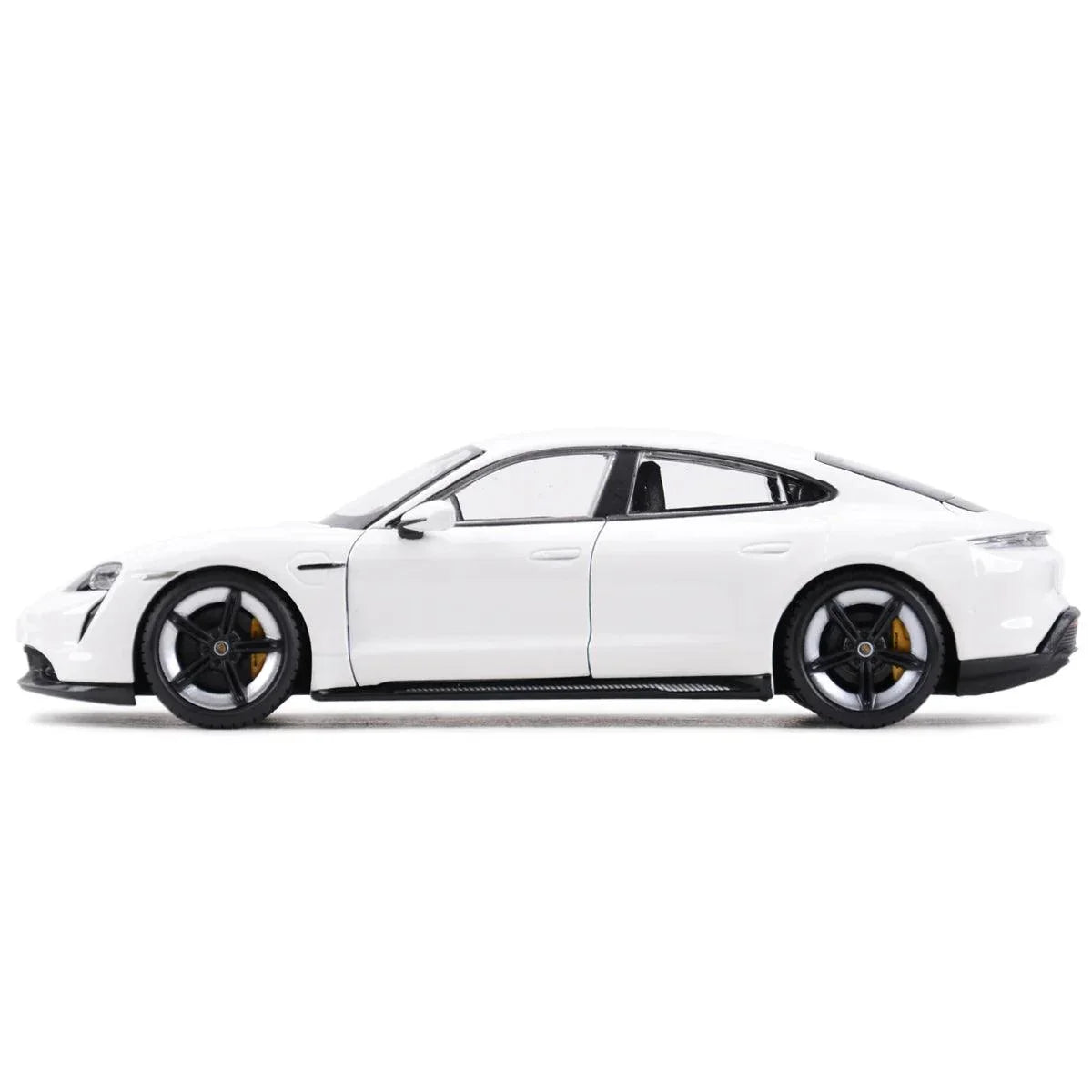 Porsche Taycan Turbo S 1:24