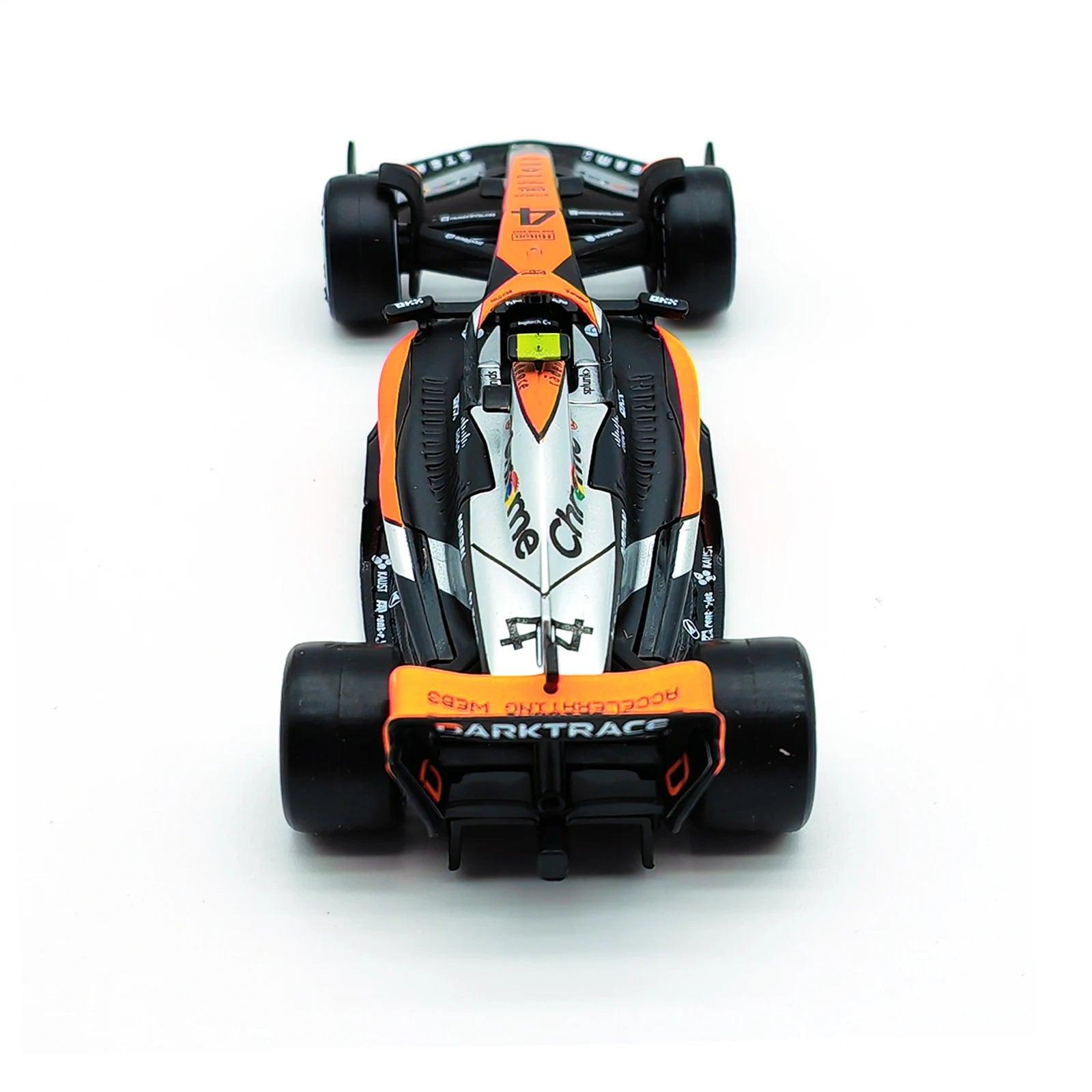 Miniatura Carro Fórmula 1 McLaren F1 Team MCL60 2023, Escala 1:43, 4# Lando Norris, 81# Oscar Piastri