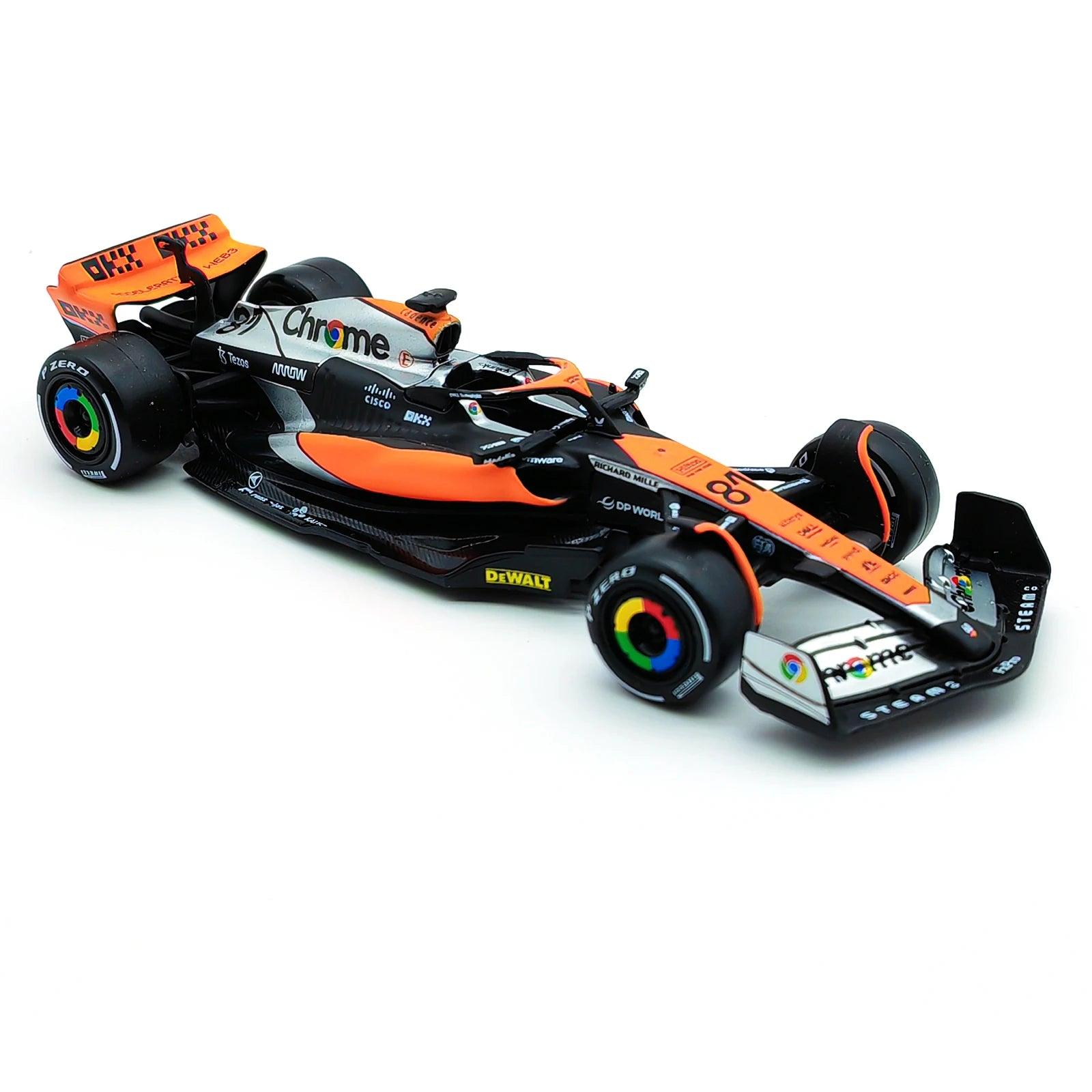 Miniatura Carro Fórmula 1 McLaren F1 Team MCL60 2023, Escala 1:43, 4# Lando Norris, 81# Oscar Piastri