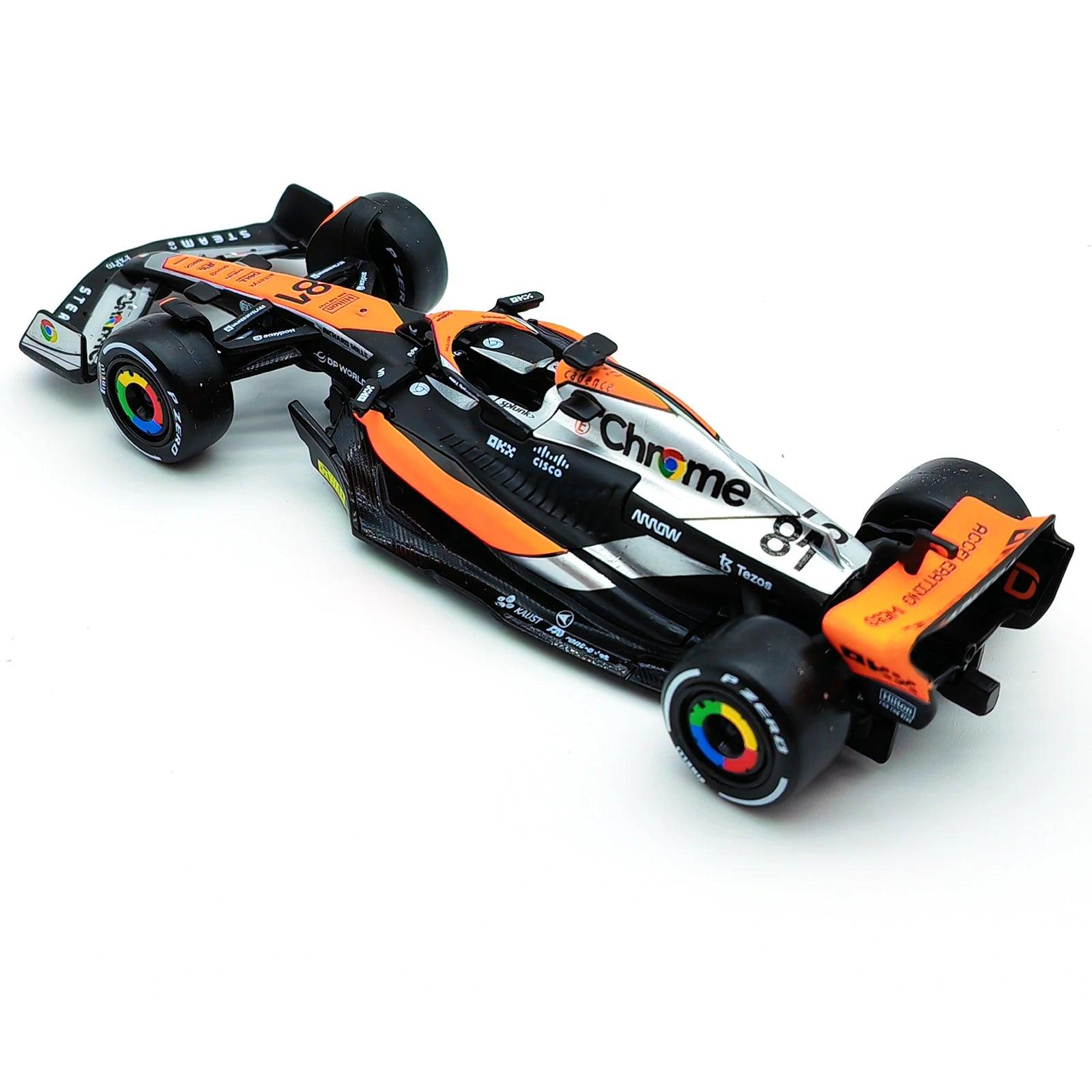 Miniatura Carro Fórmula 1 McLaren F1 Team MCL60 2023, Escala 1:43, 4# Lando Norris, 81# Oscar Piastri